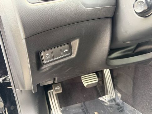 Used 2022 INFINITI Q60 Red Sport 400 w/ Carbon Fiber Package image 11