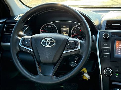 Used 2016 Toyota Camry SE image 13