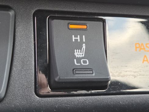 Used 2020 Toyota RAV4 XSE AWD/4WD image 8