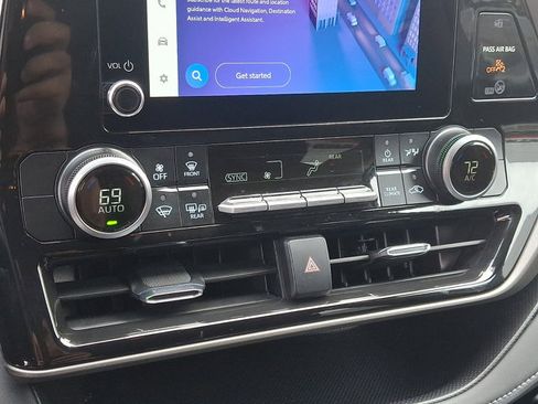 Certified 2025 Toyota Highlander LE AWD/4WD image 15
