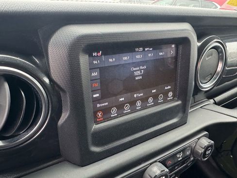 Used 2021 Jeep Wrangler Unlimited Sahara image 23