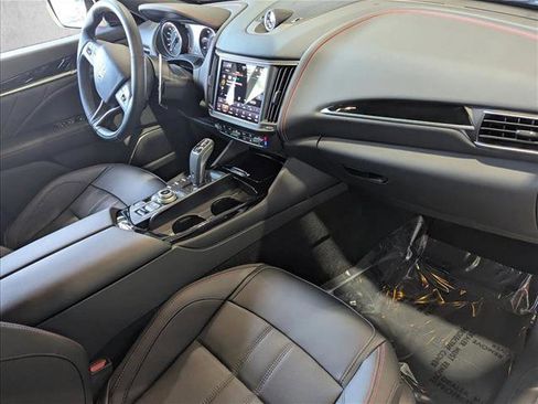 Used 2024 Maserati Levante GT Ultima AWD/4WD image 21