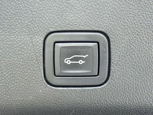 Used 2023 Cadillac Escalade Sport Platinum w/ LPO, ONYX Package AWD/4WD image 15