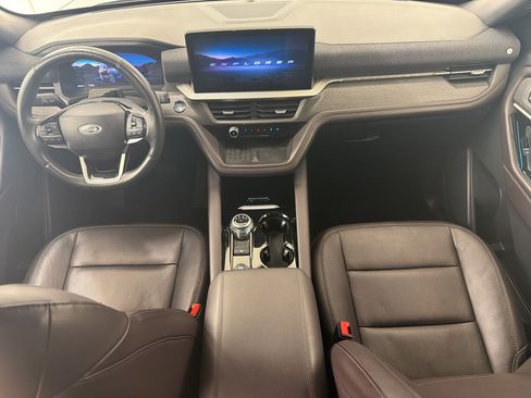 Used 2025 Ford Explorer Platinum w/ LUX Leather Package AWD/4WD image 15