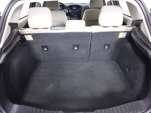Used 2018 Ford Focus SE FWD image 29