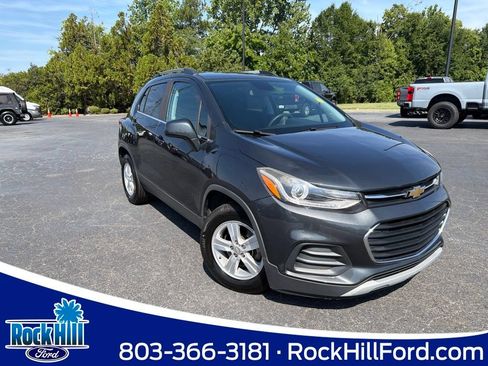 Used 2018 Chevrolet Trax LT FWD image 1