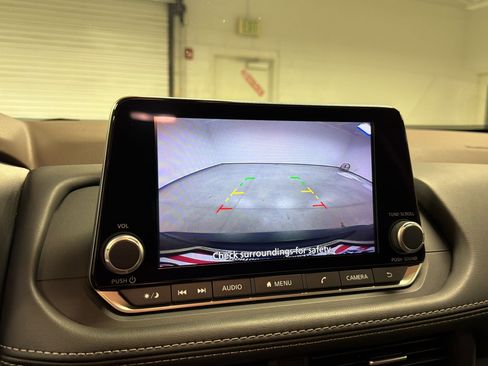 Used 2023 Nissan Rogue SV FWD image 19