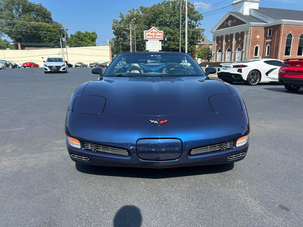 Used 2000 Chevrolet Corvette Convertible w/ Performance Handling Pkg RWD image 3