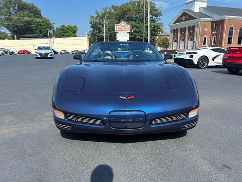 Used 2000 Chevrolet Corvette Convertible w/ Performance Handling Pkg RWD image 3