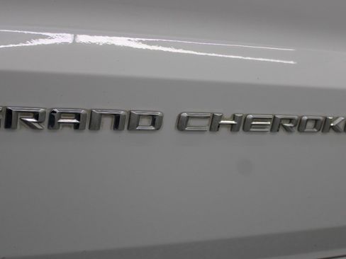 Used 2015 Jeep Grand Cherokee Overland image 38