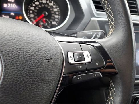 Used 2021 Volkswagen Tiguan SEL image 13