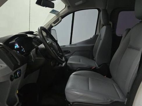 Used 2019 Ford Transit 150 XL image 4