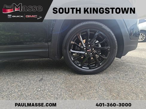 Used 2024 GMC Terrain SLE w/ Driver Convenience Package AWD/4WD image 9