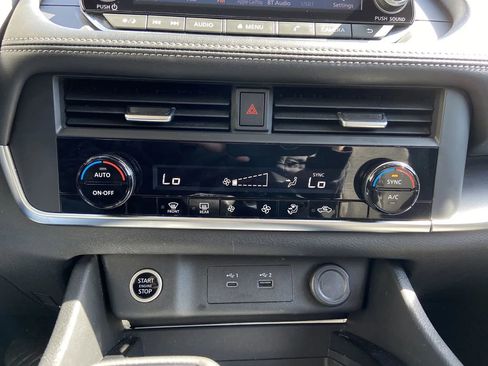 Used 2023 Nissan Rogue SV image 20
