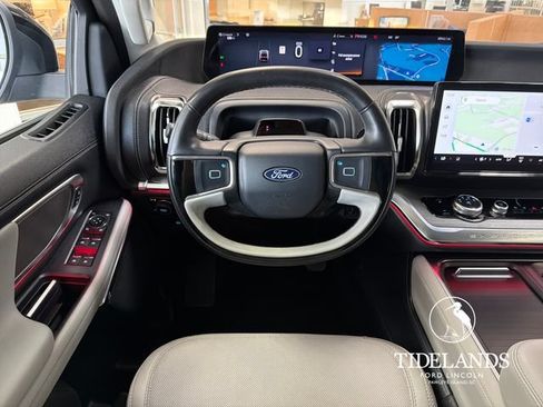 Certified 2025 Ford Expedition Platinum AWD/4WD image 17