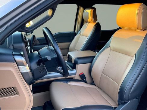 Used 2024 Ford F350 Lariat w/ Chrome Package image 25