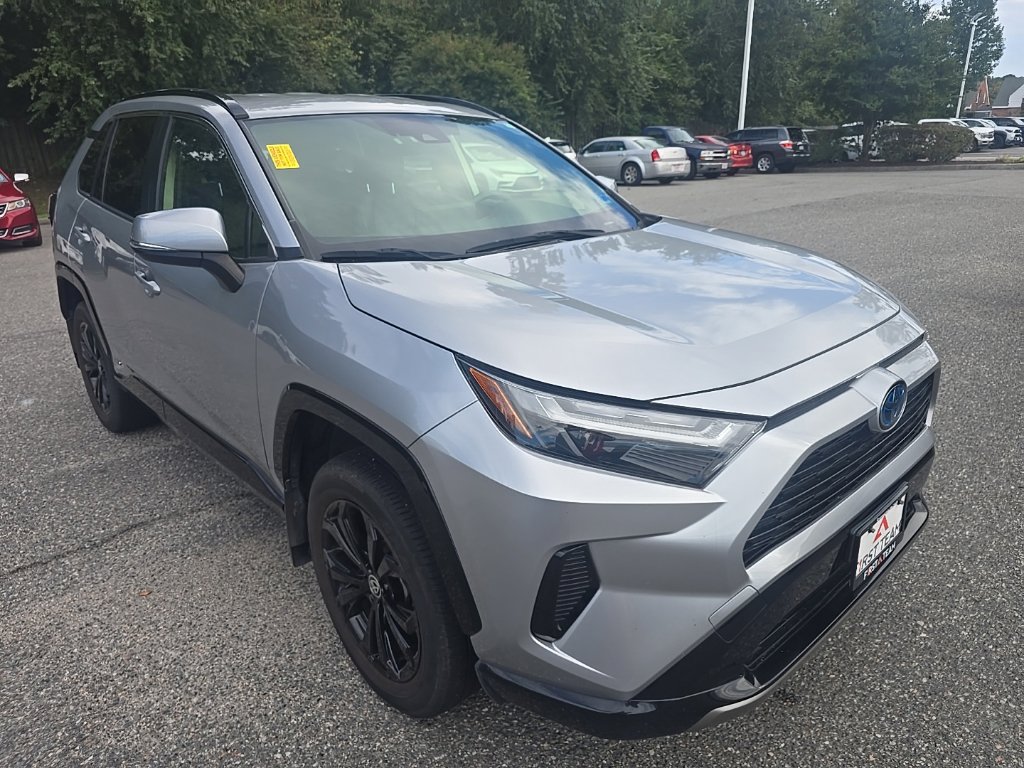 Used 2022 Toyota RAV4 SE w/ SE Grade Weather Package AWD/4WD image 3