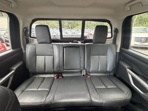 Used 2018 Nissan Titan SL w/ Texas Titan Edition AWD/4WD image 17