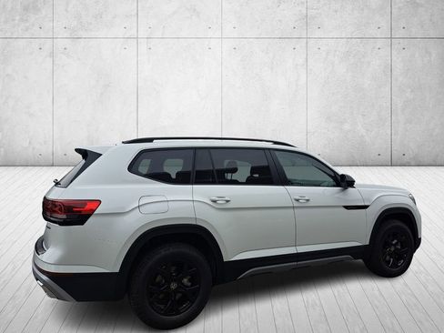 New 2026 Volkswagen Atlas Peak Edition image 5