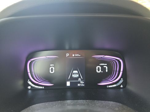 Certified 2025 Kia Soul LX w/ LX Technology Package FWD image 18
