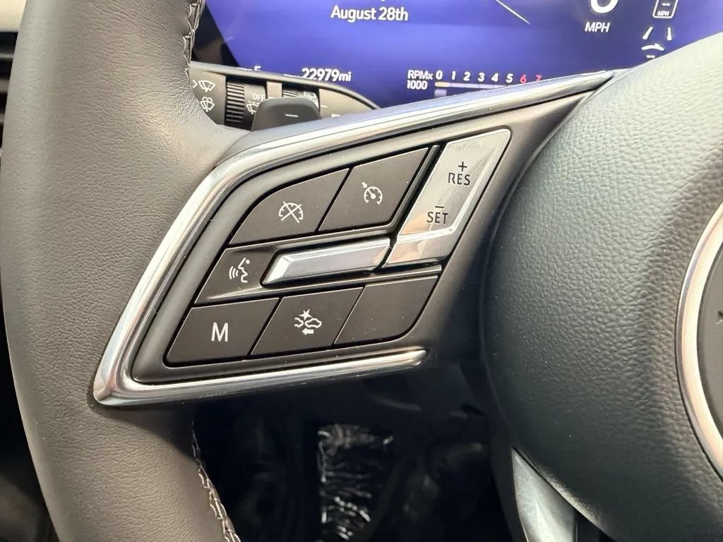 Used 2025 Buick Envision Avenir AWD/4WD image 40