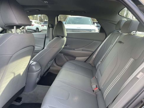 Certified 2025 Hyundai Elantra SEL image 10