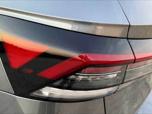 New 2025 Volkswagen Taos SE image 14