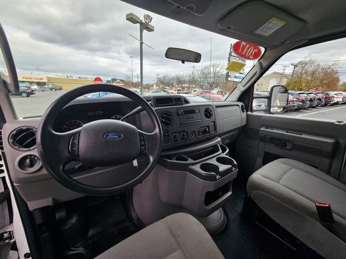 Used 2017 Ford E-350 and Econoline 350 Super Duty w/ Power Windows & Locks Group image 13