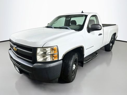 Used 2009 Chevrolet Silverado 1500 W/T RWD image 3