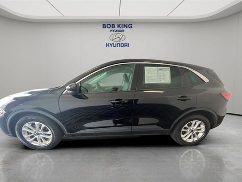 Used 2021 Ford Escape SE FWD image 2