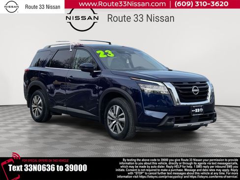 Used 2023 Nissan Pathfinder SL image 1
