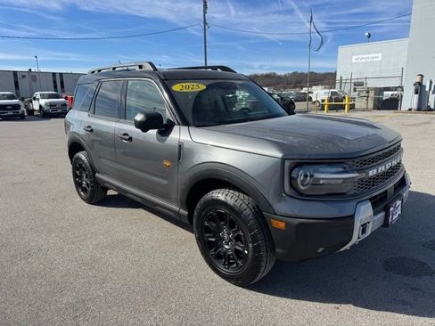 Used 2025 Ford Bronco Sport Badlands image 7