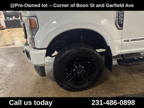Used 2022 Ford F250 XLT w/ Black Appearance Package AWD/4WD image 11