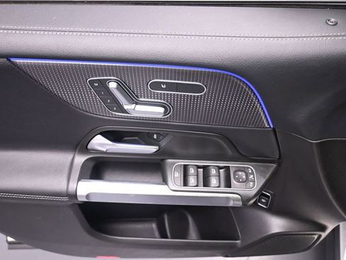 Used 2020 Mercedes-Benz GLB 250 GLB 250 w/ Premium Package image 20