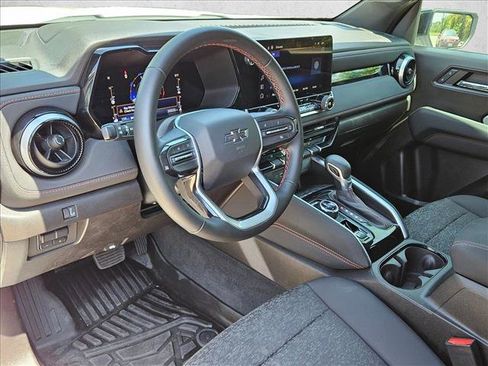 Used 2023 Chevrolet Colorado Z71 w/ Z71 Convenience Package 2 AWD/4WD image 10