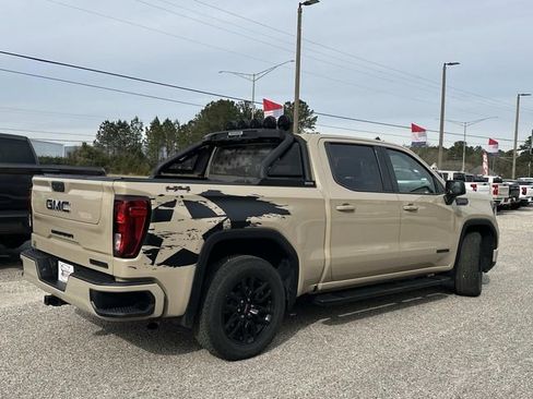 Used 2022 GMC Sierra 1500 Elevation w/ LPO, Elevation Black Package image 8