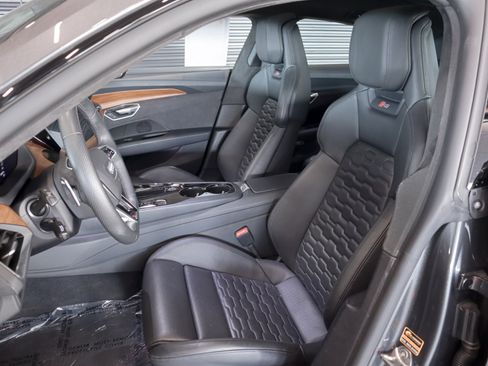 Used 2022 Audi RS e-tron GT image 5