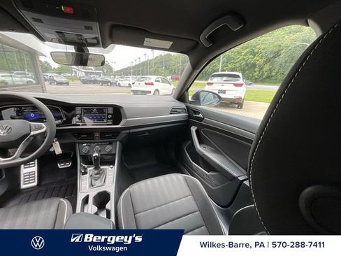 Certified 2023 Volkswagen Jetta Sport FWD image 17