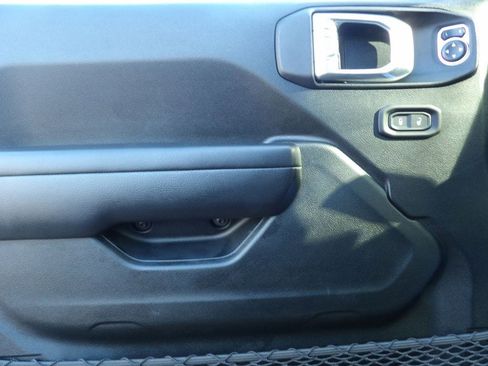 Used 2021 Jeep Wrangler Unlimited Sport image 8