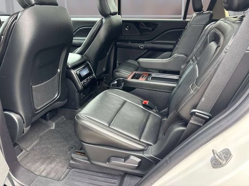Used 2022 Lincoln Aviator Reserve w/ Equipment Group 201A AWD/4WD image 13