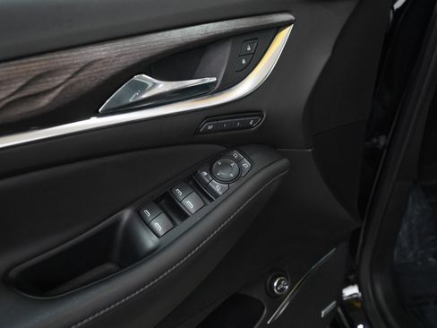 Used 2024 Buick Enclave Avenir w/ Avenir Technology Package image 19