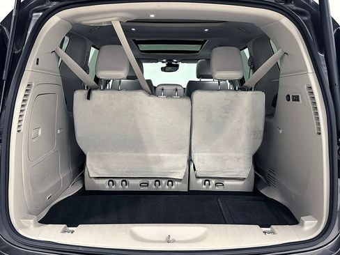 Used 2017 Chrysler Pacifica Limited FWD image 9