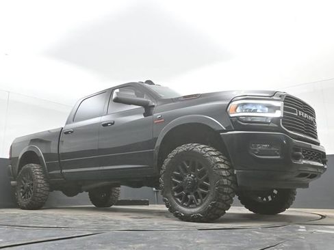 Used 2019 RAM 2500 Laramie w/ Black Appearance Package AWD/4WD image 27