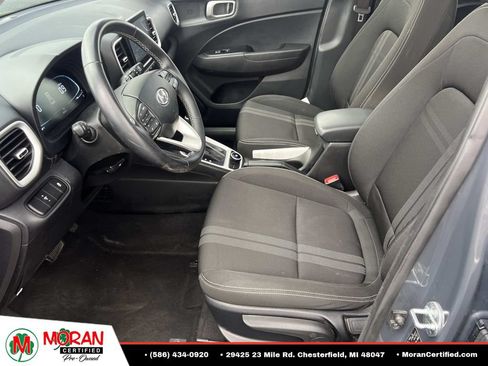 Used 2023 Hyundai Venue SEL FWD image 17