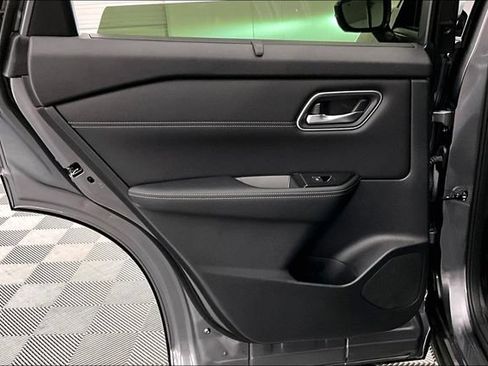 New 2026 Nissan Rogue Platinum AWD/4WD image 32