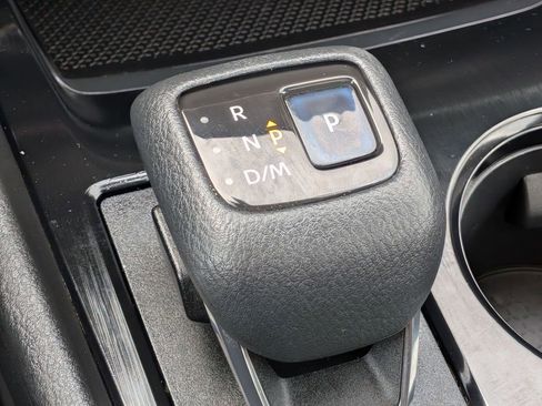 Used 2021 Nissan Rogue SV image 16