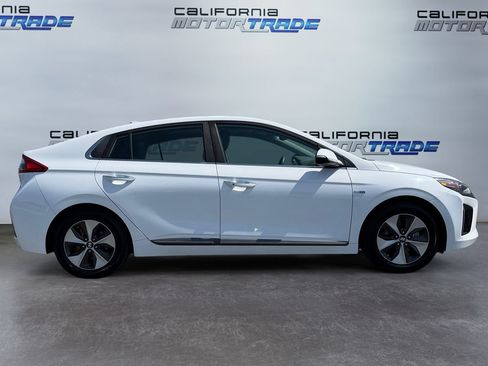 Used 2017 Hyundai Ioniq Limited w/ Limited Ultimate Package 02 FWD image 4
