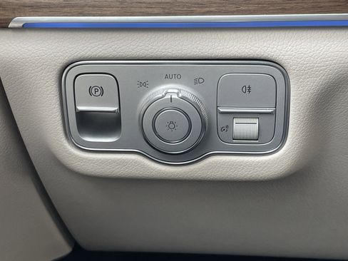 Certified 2025 Mercedes-Benz GLE 450 4MATIC image 23