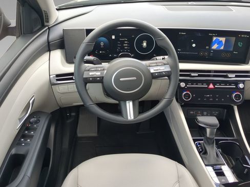 New 2025 Hyundai Tucson SEL image 16