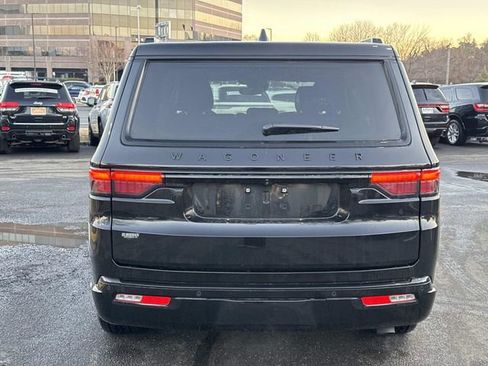 Used 2025 Jeep Wagoneer Series II image 3
